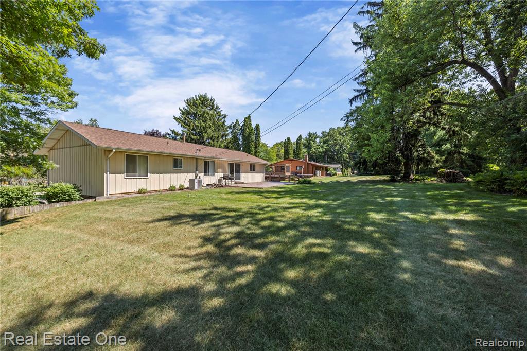 7400 Biscayne Avenue, White Lake, MI 48383 — Photo 37