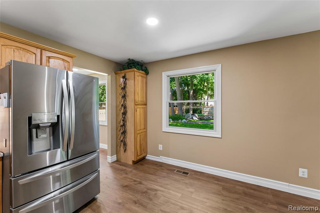 5327 Olde Saybrooke Road, Grand Blanc, MI 48439 — Photo 11