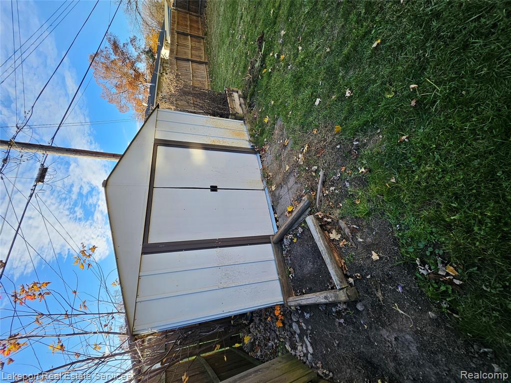814 Saint James Street, Marysville, MI 48040 — Photo 13