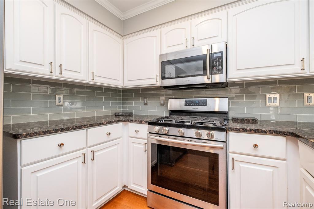 6534 RED CEDAR Lane, West Bloomfield, MI 48324 — Photo 16