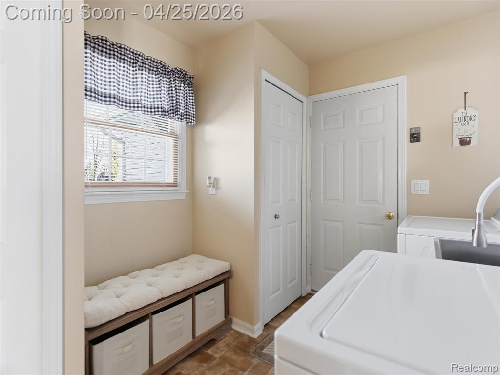 39001 Chartier Street, Harrison Township, MI — Photo 29