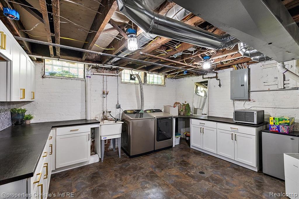 913 Chicago Boulevard, Detroit, MI 48202 — Photo 58