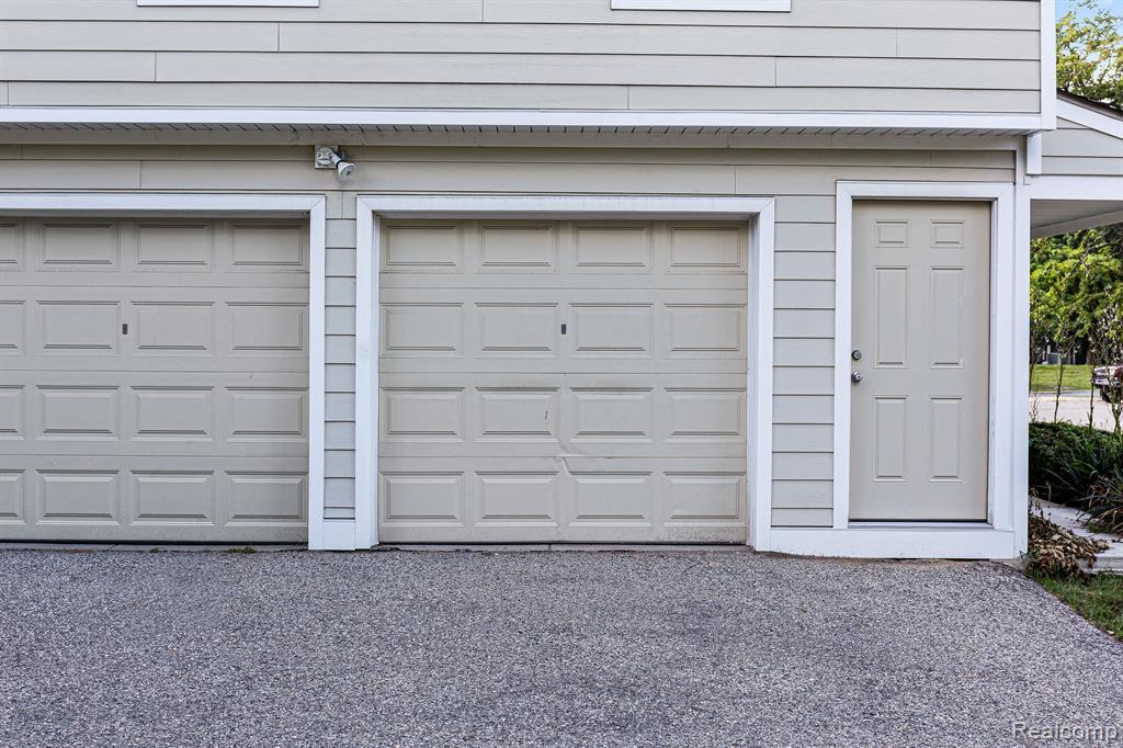 39523 VILLAGE WOOD Road, Novi, MI — Photo 21