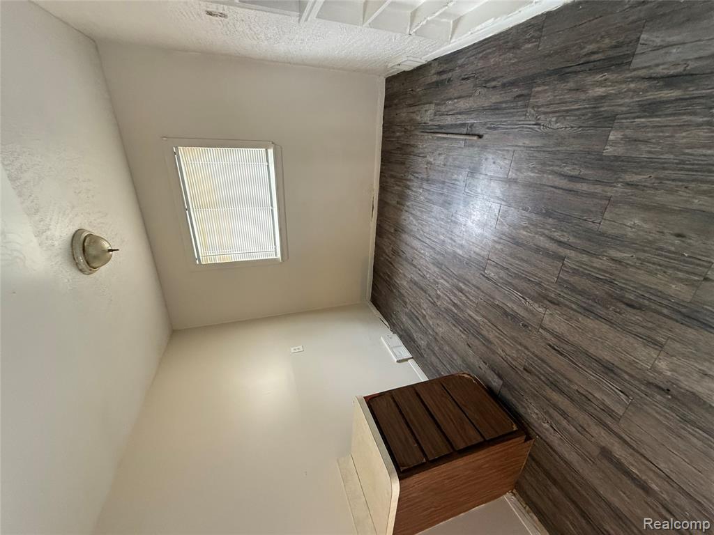 6865 Edgeton, Hamtramck, MI 48212 — Photo 10