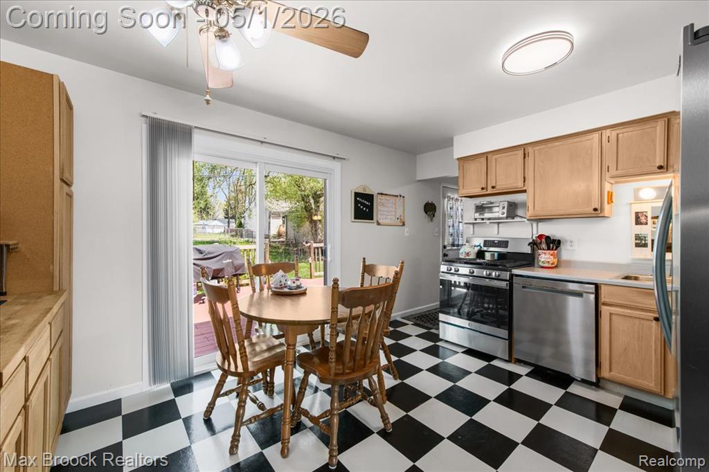 1165 Annjo Street, Walled Lake, MI 48390 — Photo 10