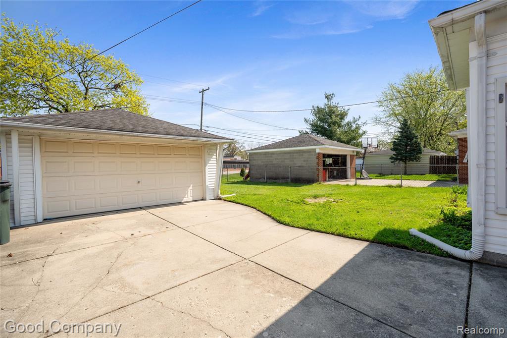 19915 Shady Lane Avenue, Saint Clair Shores, MI 48080 — Photo 18