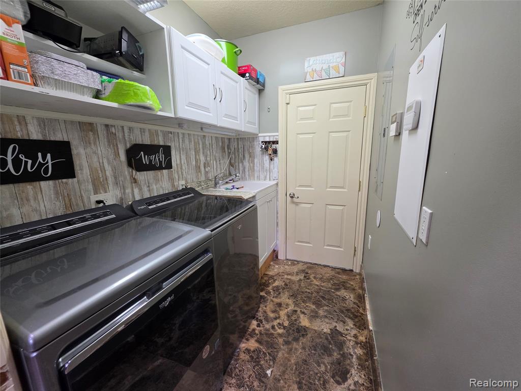 5150 W Carpenter Road, Flint, MI 48504 — Photo 11