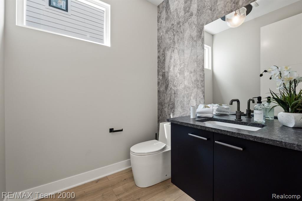 927 Ann Street, Birmingham, MI 48009 — Photo 16