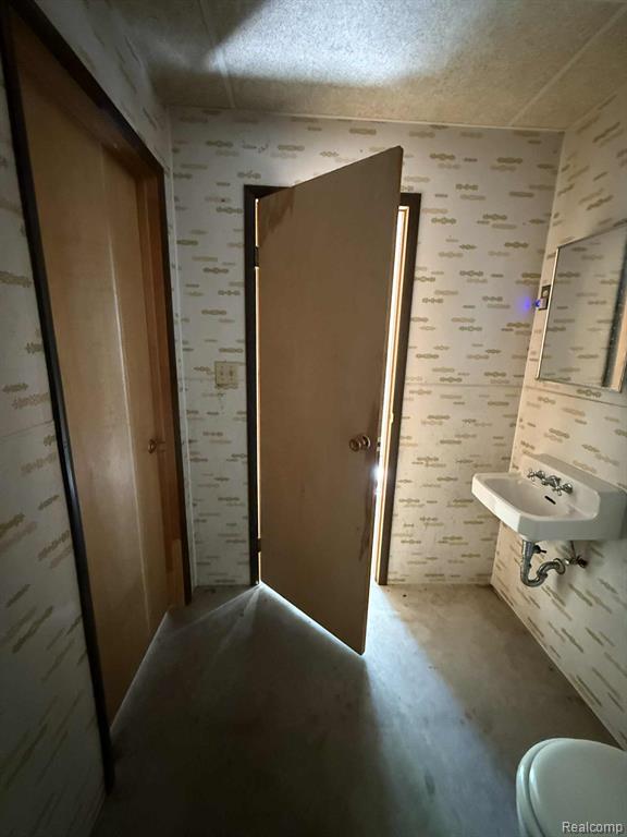 8460 N Harrison, Roscommon, MI 48653 — Photo 25