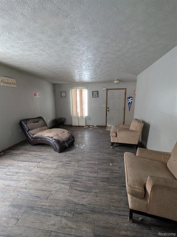 450 KITCHENER Street, Detroit, MI 48215 — Photo 2