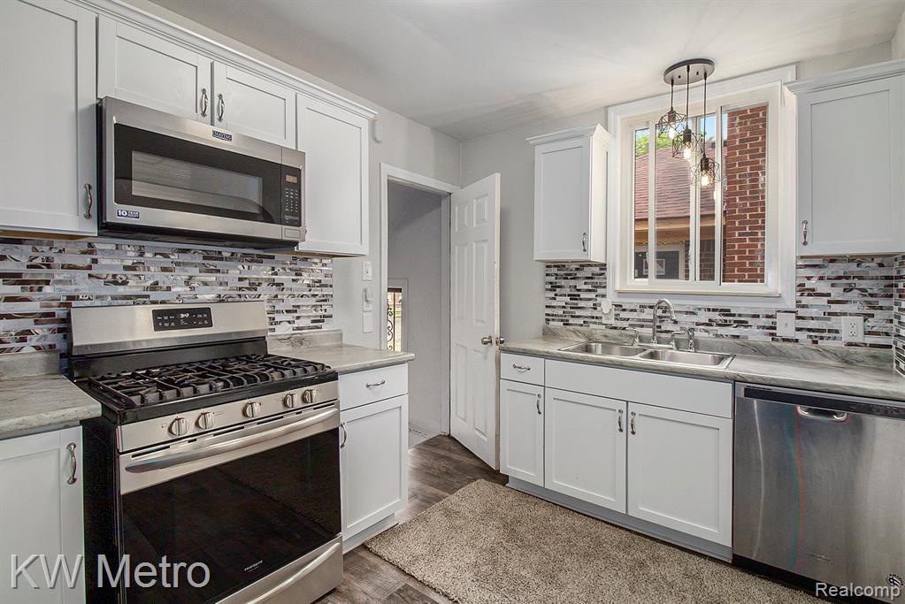 9211 Devonshire Road, Detroit, MI 48224 — Photo 11