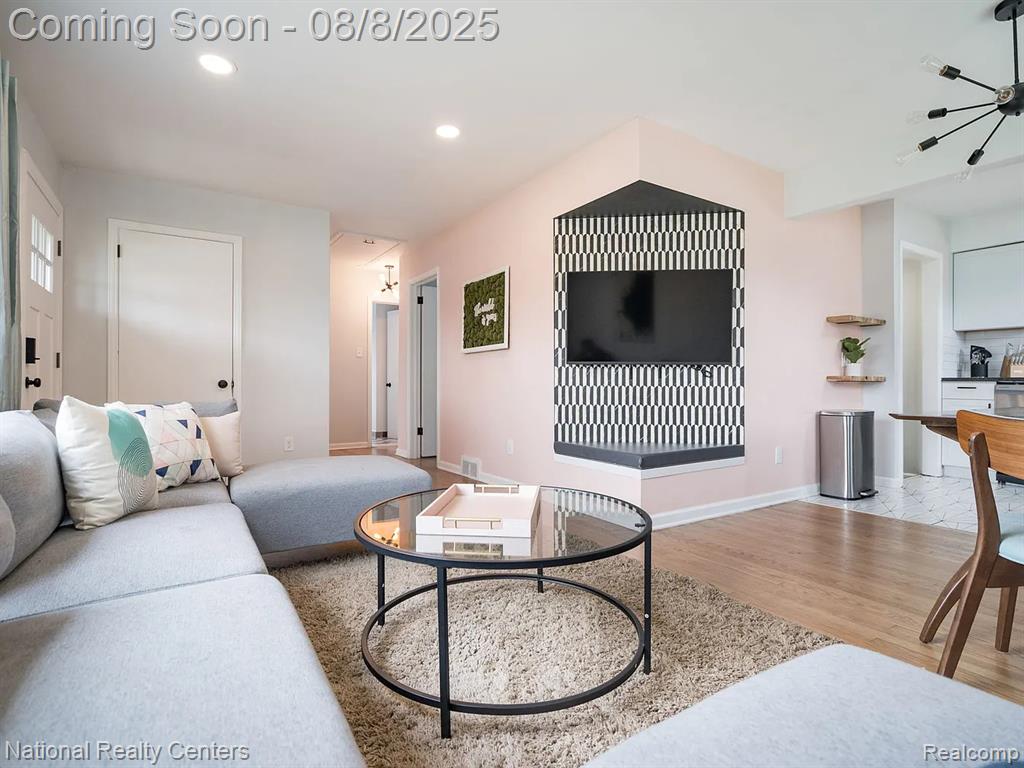 4727 Olivia Avenue, Royal Oak, MI 48073 — Photo 2