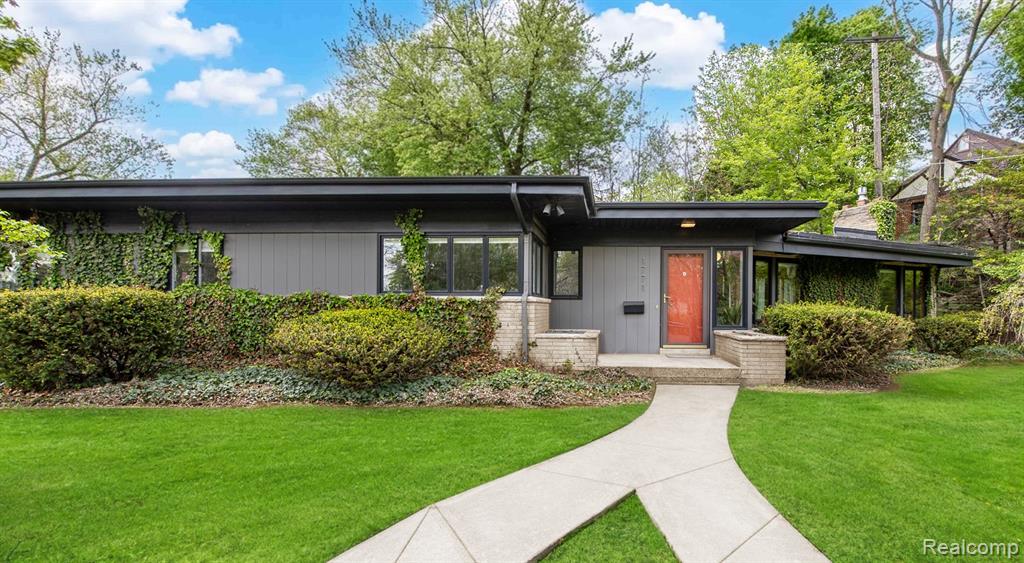 1771 Brookside Drive, Flint, MI 48503 — front exterior
