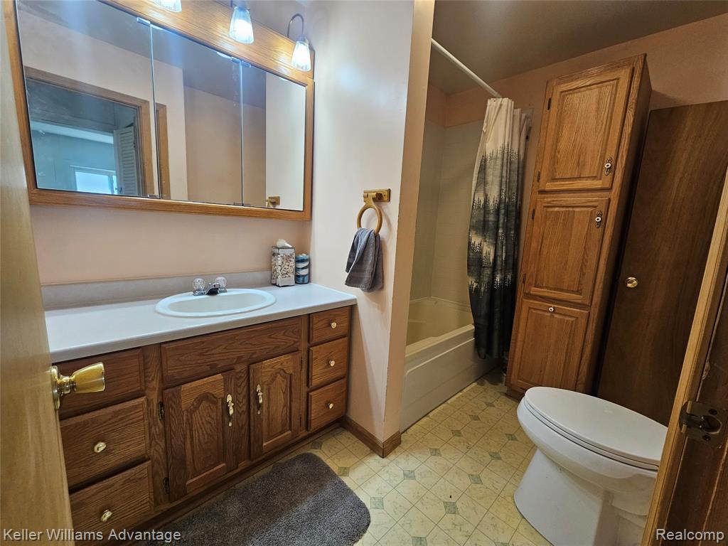 2219 Gray Road, Lapeer, MI 48446 — Photo 10