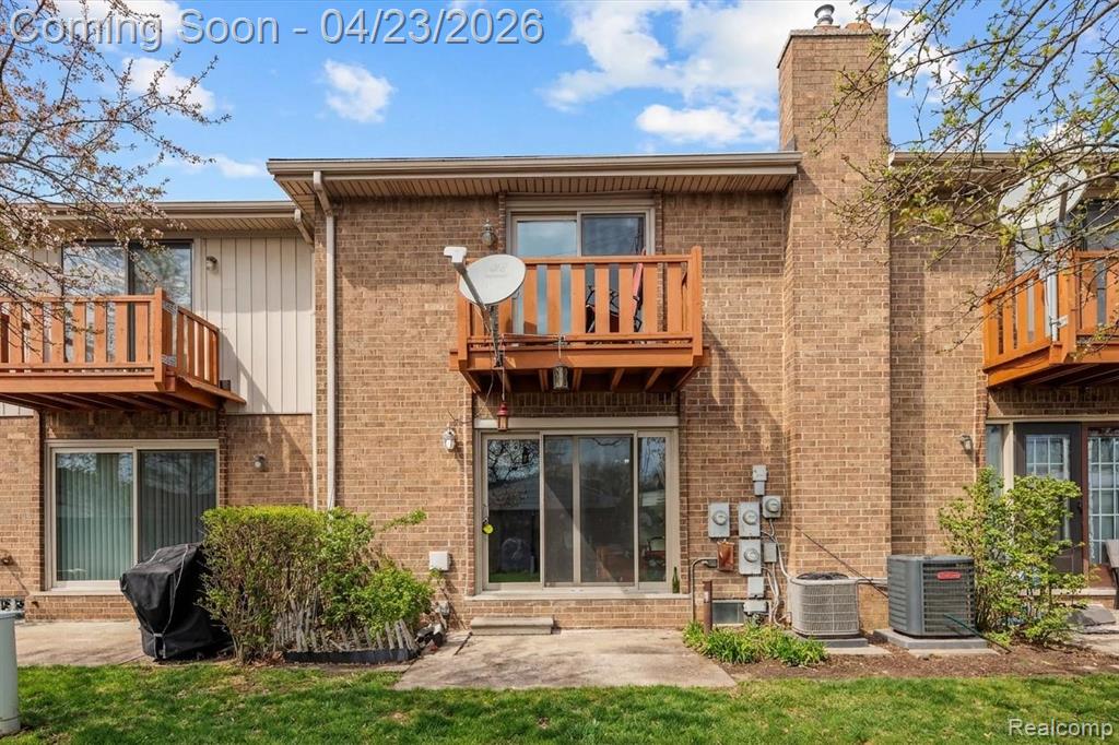 8114 Clay Court, Sterling Heights, MI 48313 — Photo 4