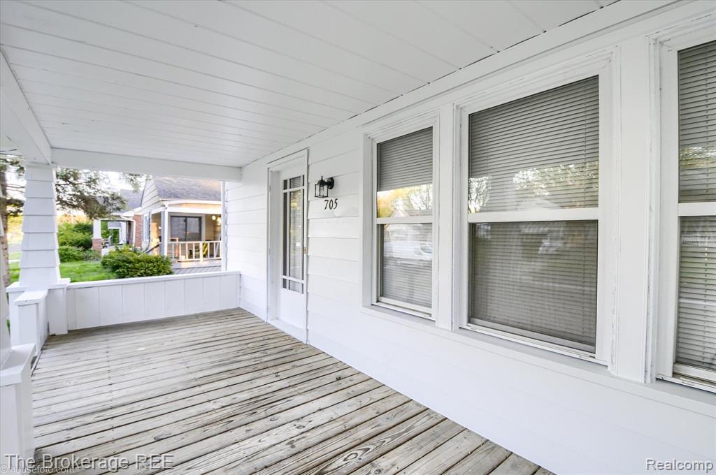 705 FRANK Street, Flint, MI 48504 — Photo 4