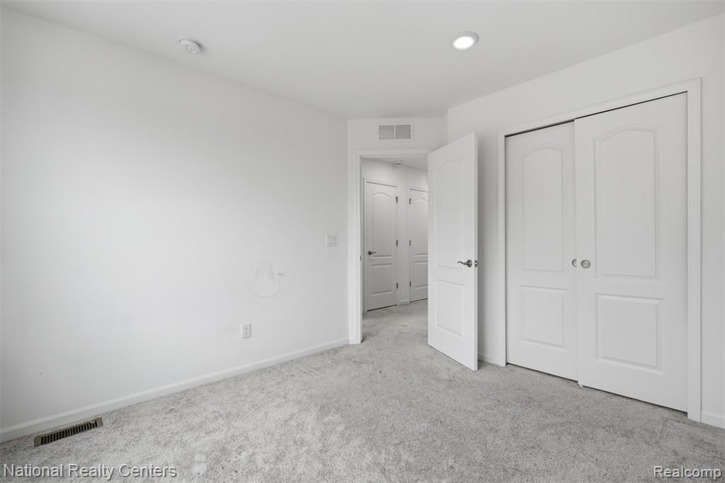 43034 Atwood Avenue, Novi, MI — Photo 27