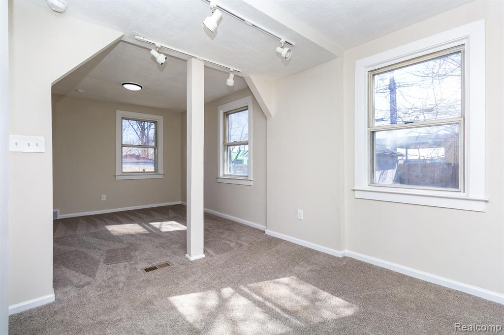 8316 RIVARD Avenue, Warren, MI 48089 — Photo 13