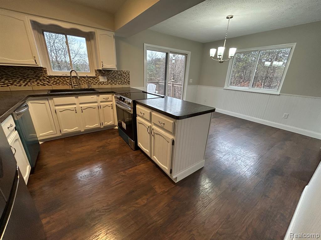 400 WOLFE Road, Ortonville, MI 48462 — Photo 12