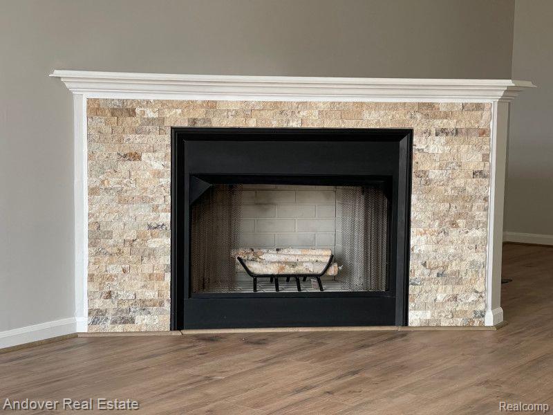 650 VILLAGE Lane, Milford, MI 48381 — Photo 16