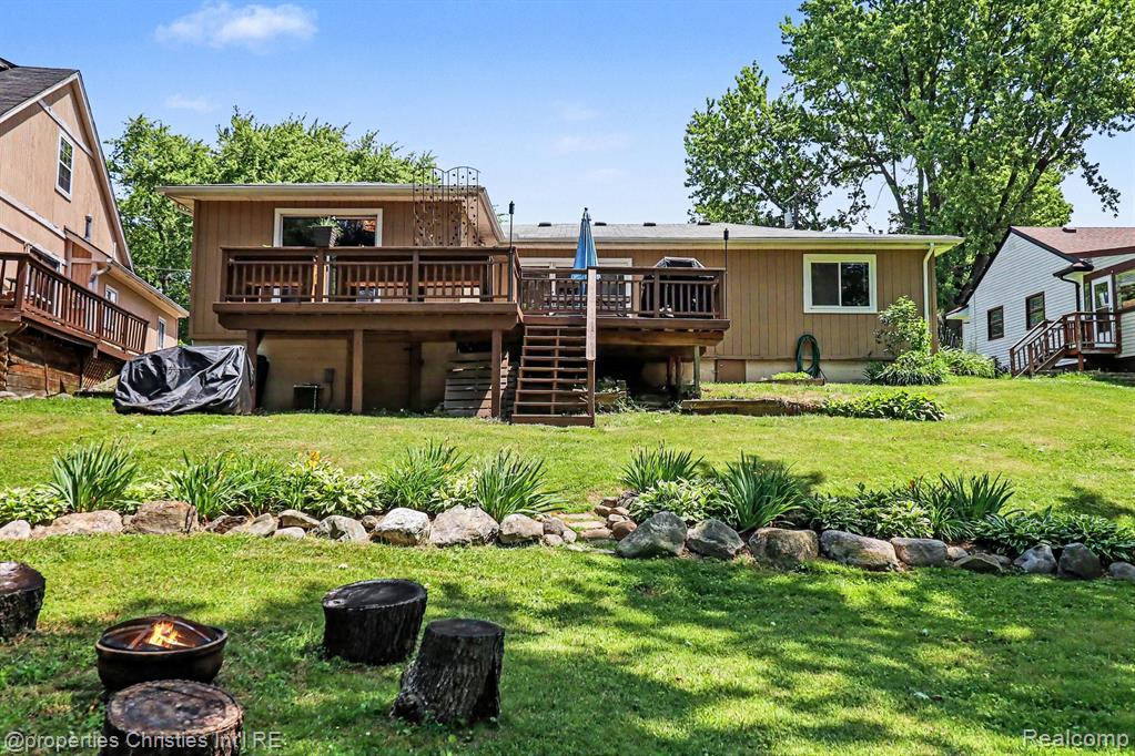 9567 Susin Lane, Clarkston, MI 48348 — Photo 43
