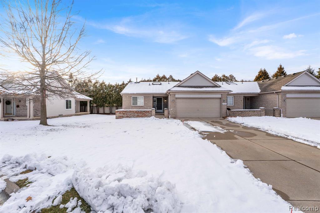 41057 Glenleven Court, Clinton Twp, MI 48038 — Photo 2