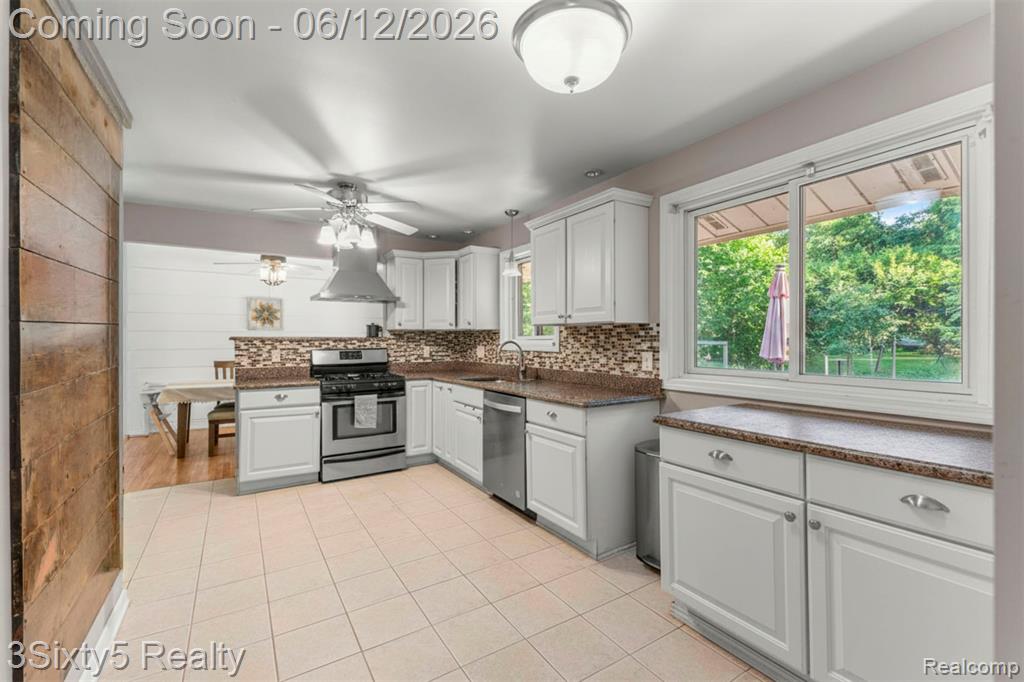7714 Bournemouth Avenue, Grosse Ile, MI 48138 — Photo 18