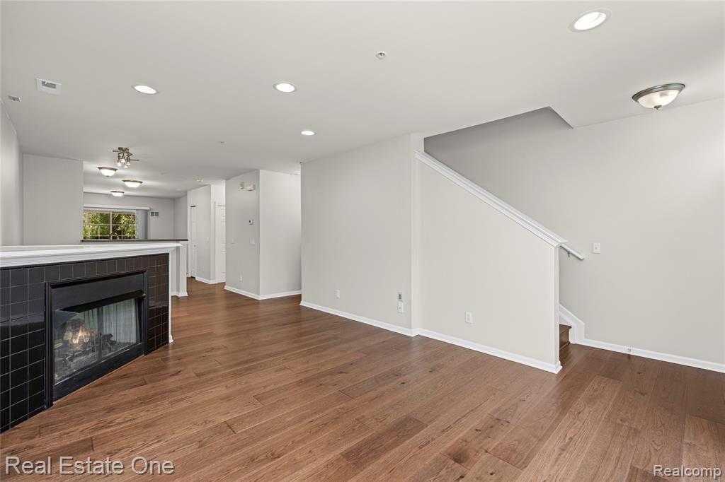 609 Village Lane, Milford, MI 48381 — Photo 9