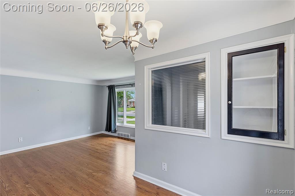 24671 Kenosha Street, Oak Park, MI 48237 — Photo 7