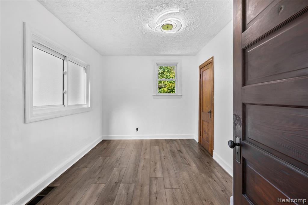 1629 E Elza Avenue, Hazel Park, MI 48030 — Photo 16