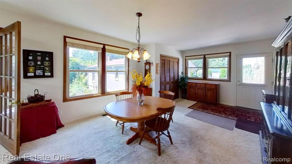 1938 Beverly Street, Sylvan Lake, MI 48320 — Photo 27
