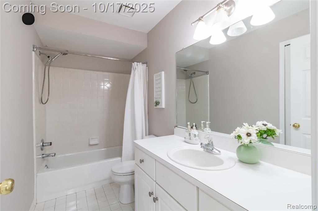 4070 Blue Heron Drive, Auburn Hills, MI 48326 — Photo 49