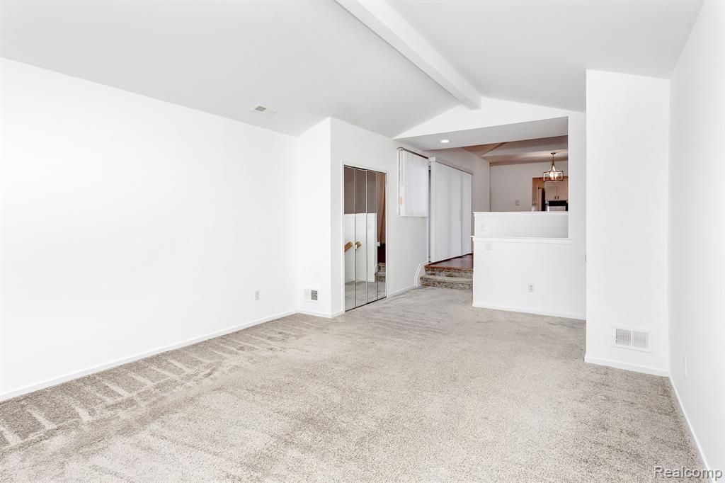 29371 LAUREL Drive, Farmington Hills, MI 48331 — Photo 12