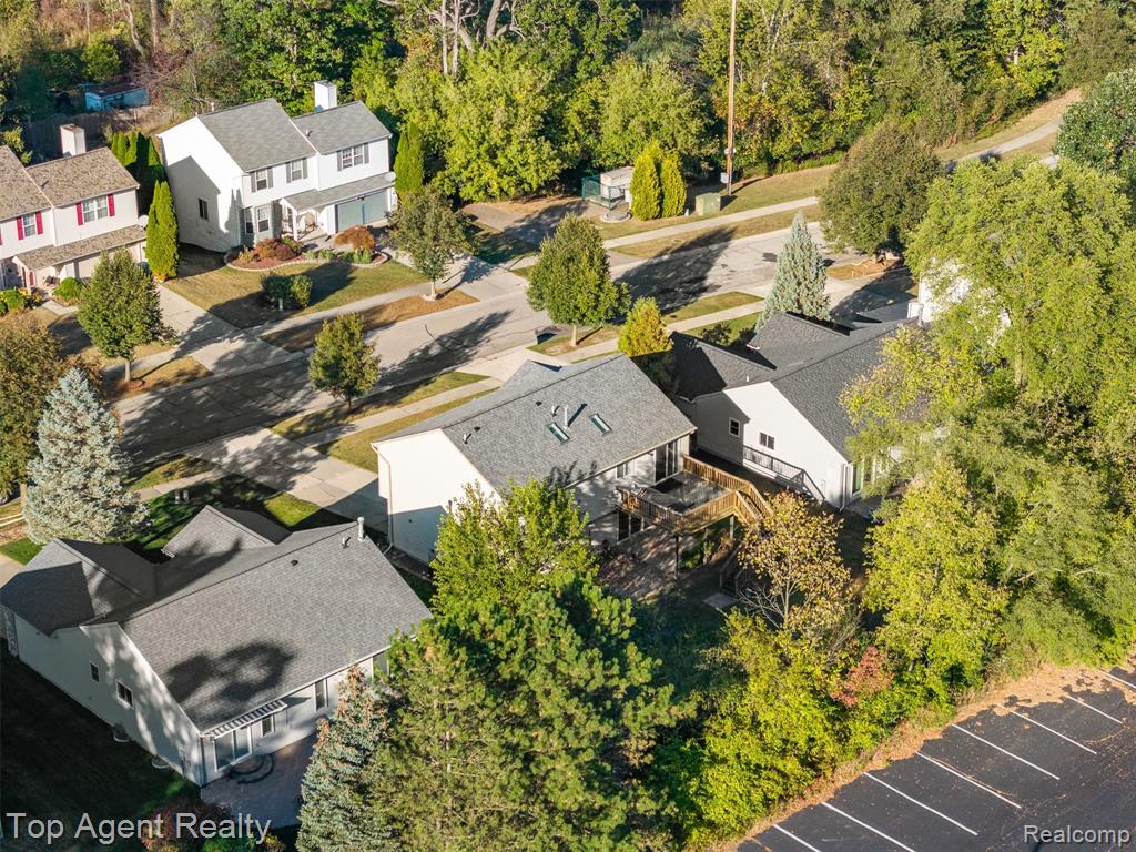 5675 Millpointe Drive, Waterford, MI 48327 — Photo 41