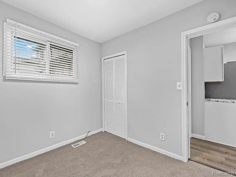 419 W 12 Mile Road, Royal Oak, MI 48073 — Photo 17