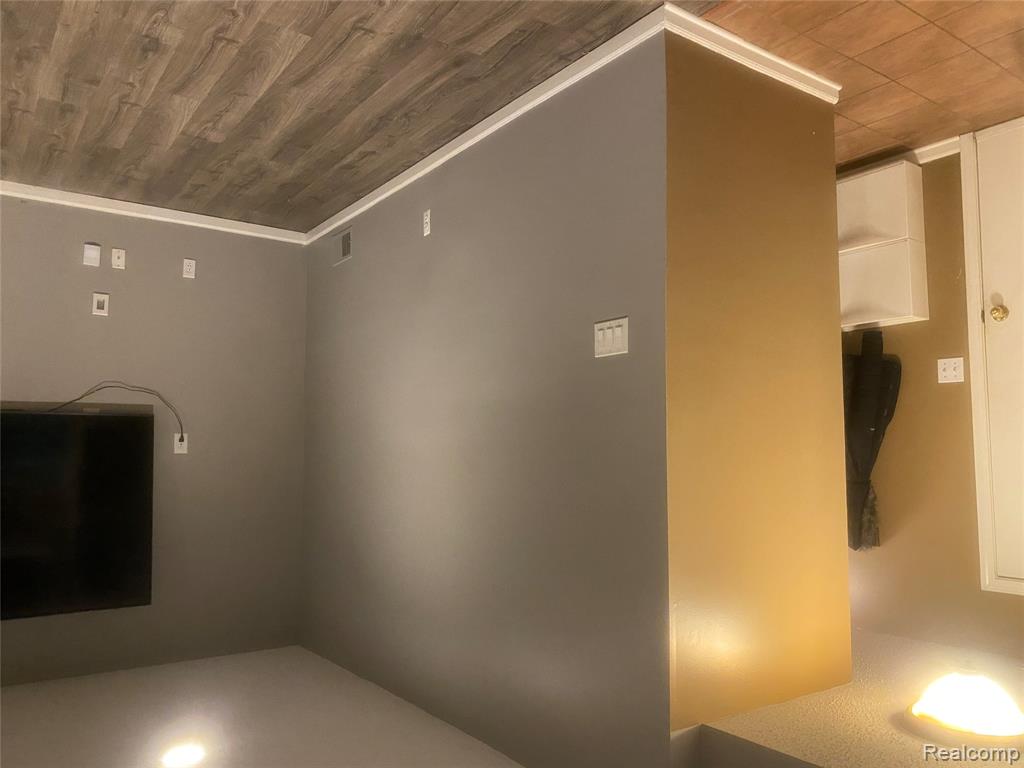 6866 Fox Lane, Waterford, MI 48327 — Photo 29