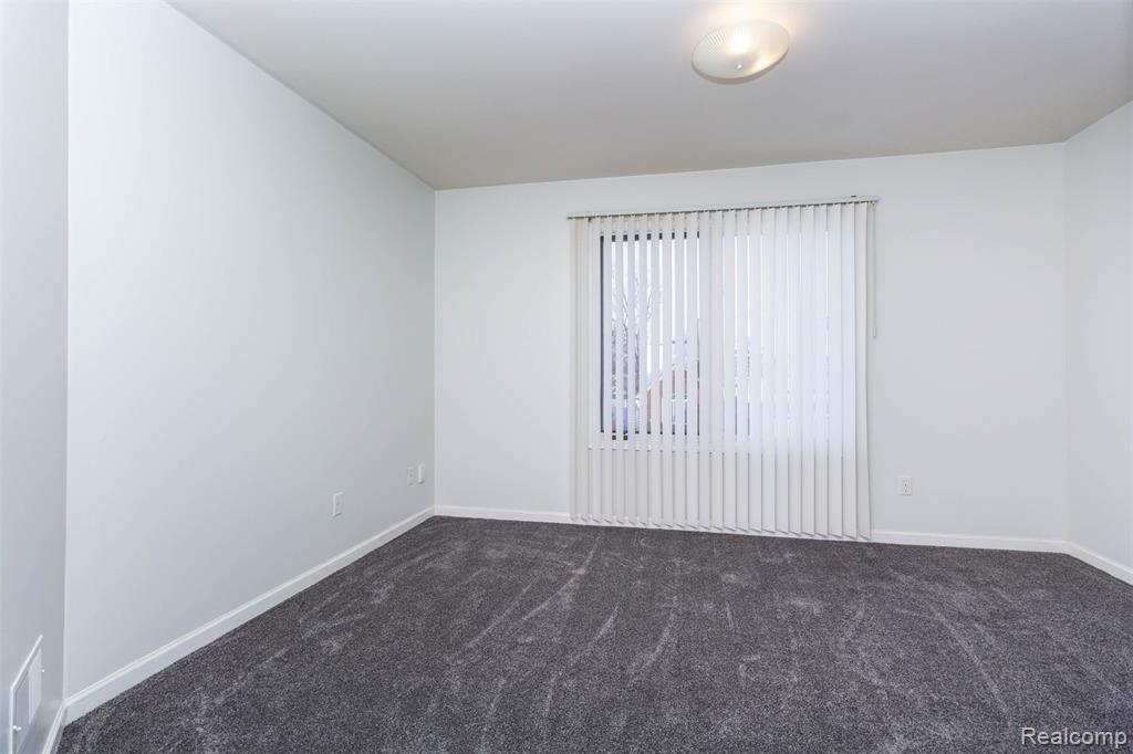 40945 Justin Drive, Sterling Heights, MI 48310 — Photo 33