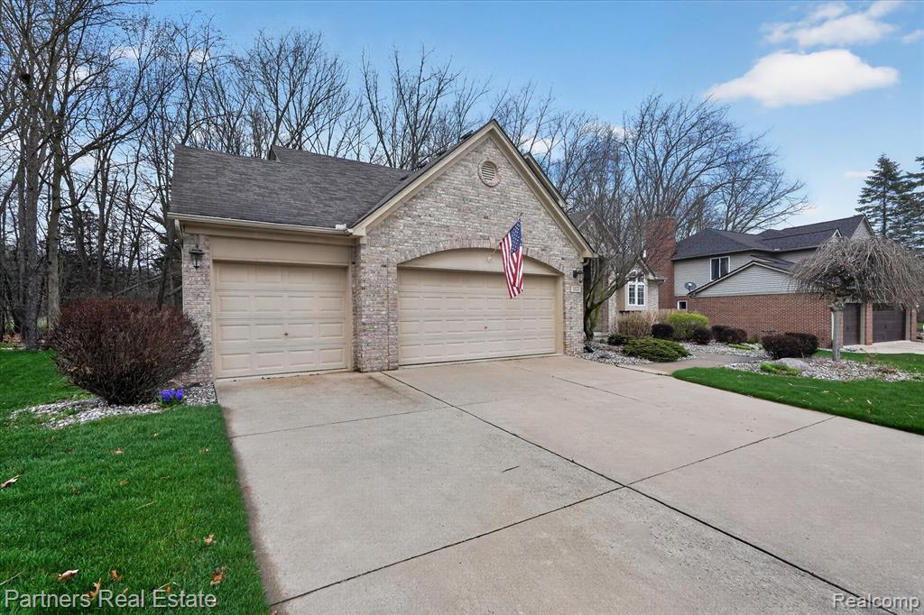 112 Summer Shade Drive, Howell, MI 48843 — Photo 3