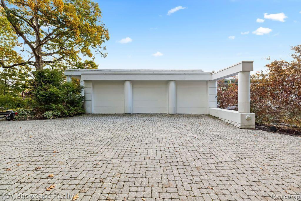 5028 OAKWOOD COURT, Commerce Twp, MI 48382 — Photo 18