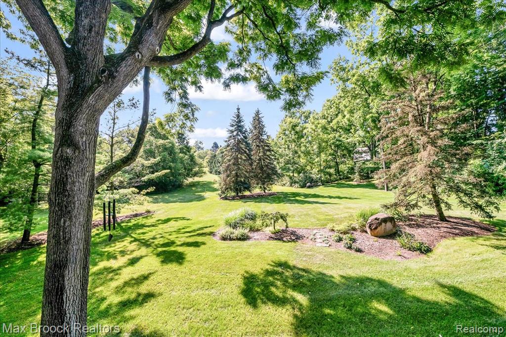 7015 Scenic Ridge Drive, Clarkston, MI — Photo 48