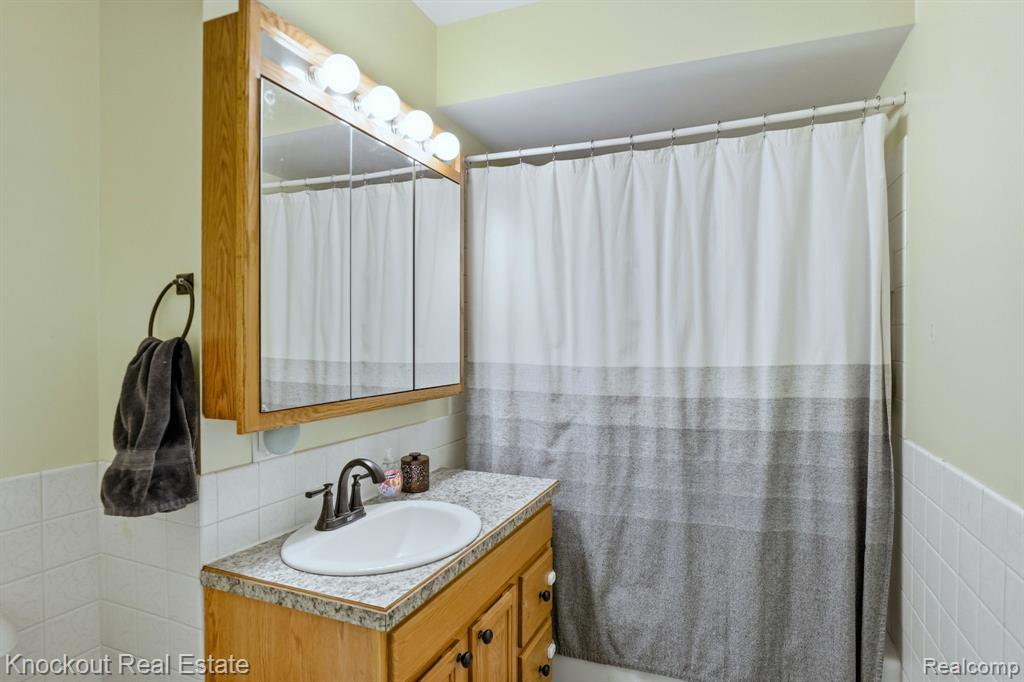 4256 Emerald Drive, Bridgeport, MI 48722 — Photo 27