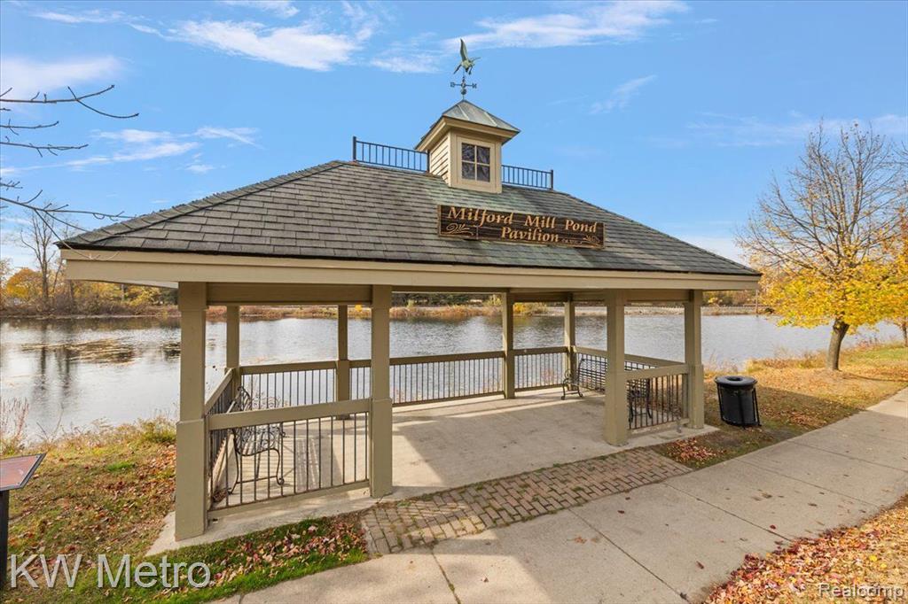 735 E HURON Street, Milford, MI 48381 — Photo 45