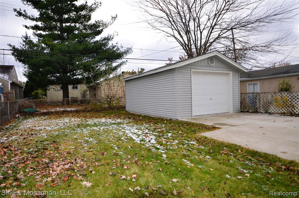 421 W Kalama Avenue S, Madison Heights, MI 48071 — Photo 39