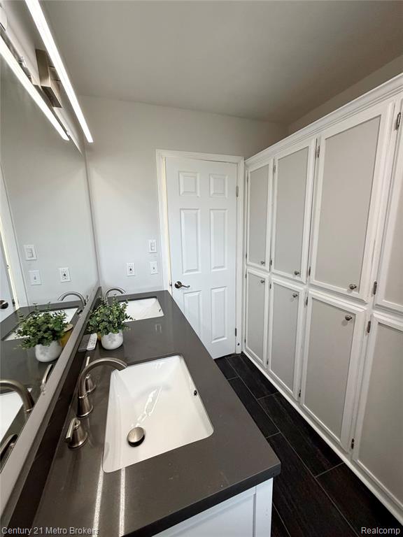 5221 Capri Lane, Flint, MI 48507 — Photo 21
