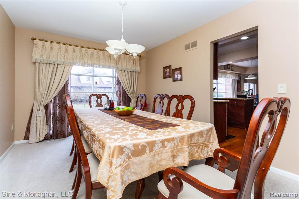 5082 Westmoreland Drive, Troy, MI 48085 — Photo 6