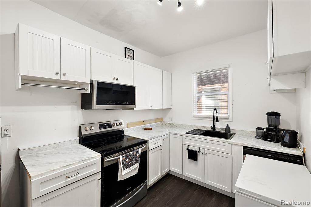 2220 Collingwood Street, Detroit, MI 48206 — Photo 12