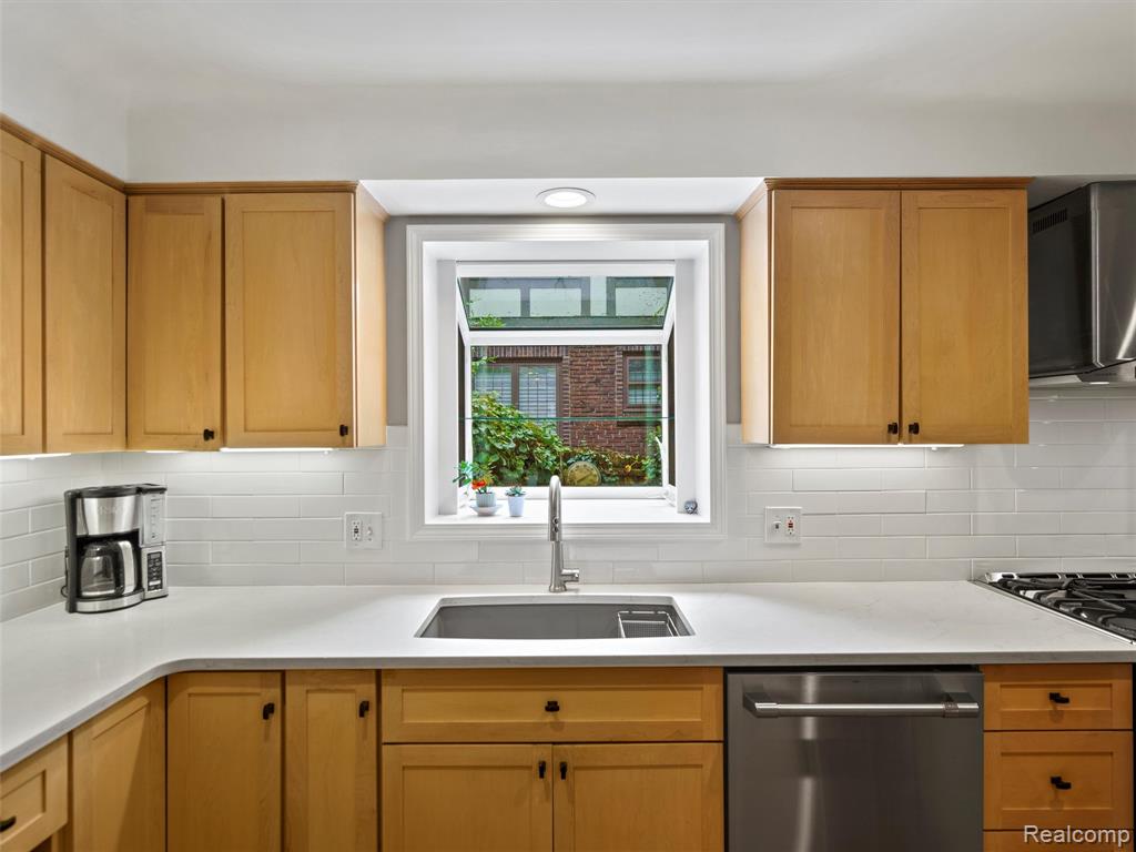 683 Lincoln Road, Grosse Pointe, MI 48230 — Photo 20