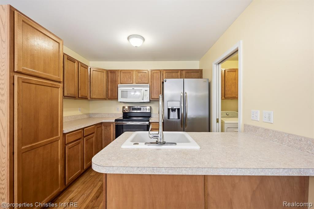 8896 Redstone Drive, Pinckney, MI 48169 — Photo 10
