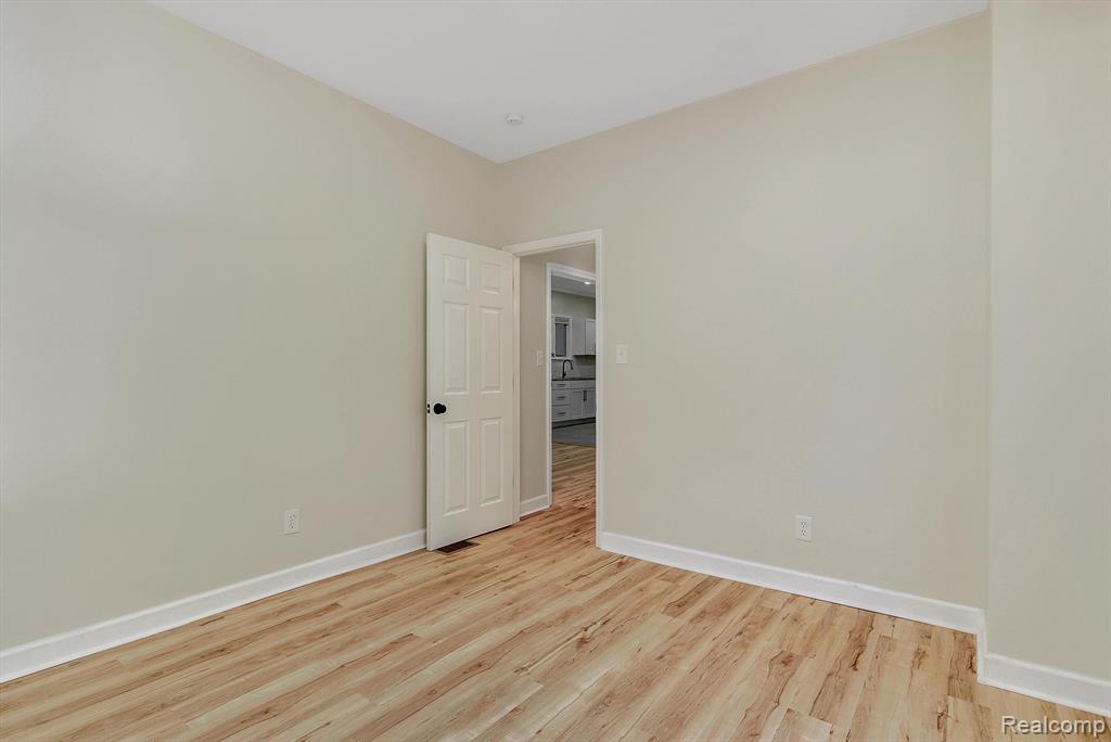 4829 HURLBUT Street, Detroit, MI 48214 — Photo 10