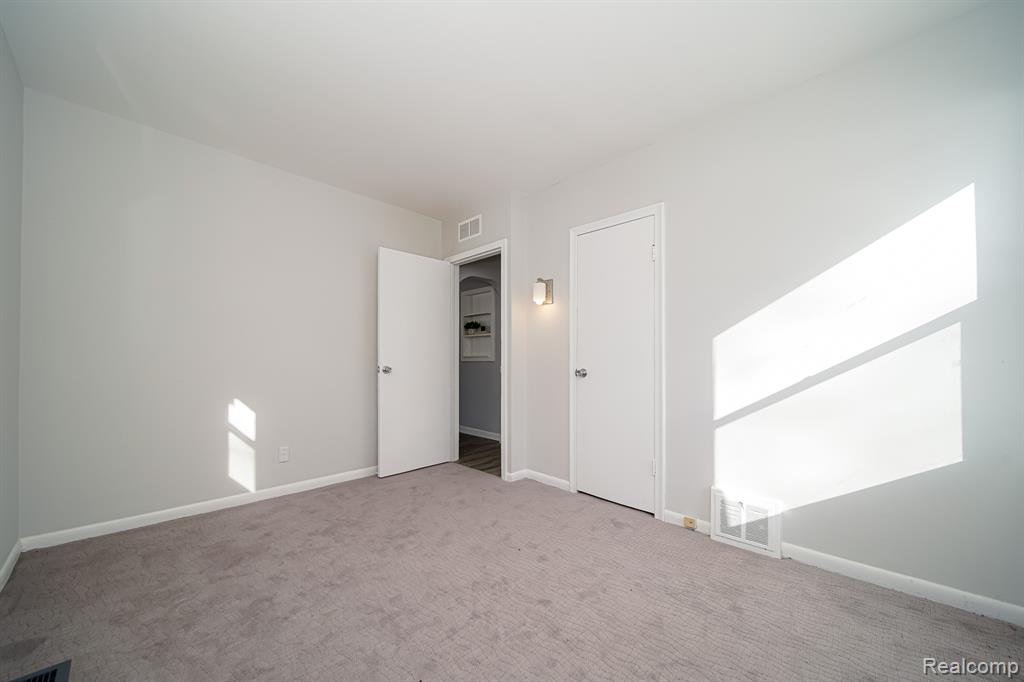 967 KEITH Street, Oxford, MI 48371 — Photo 43
